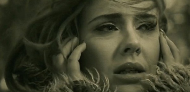 Adele em cena de seu videoclipe "Hello" - Reprodução
