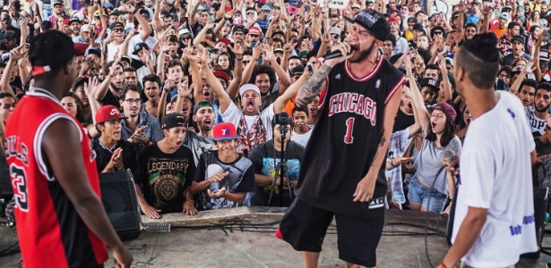 Duelo de MC's acontece na tenda externa, a partir das 23h50 - Coletivo Família de Rua - Coletivo Família de Rua