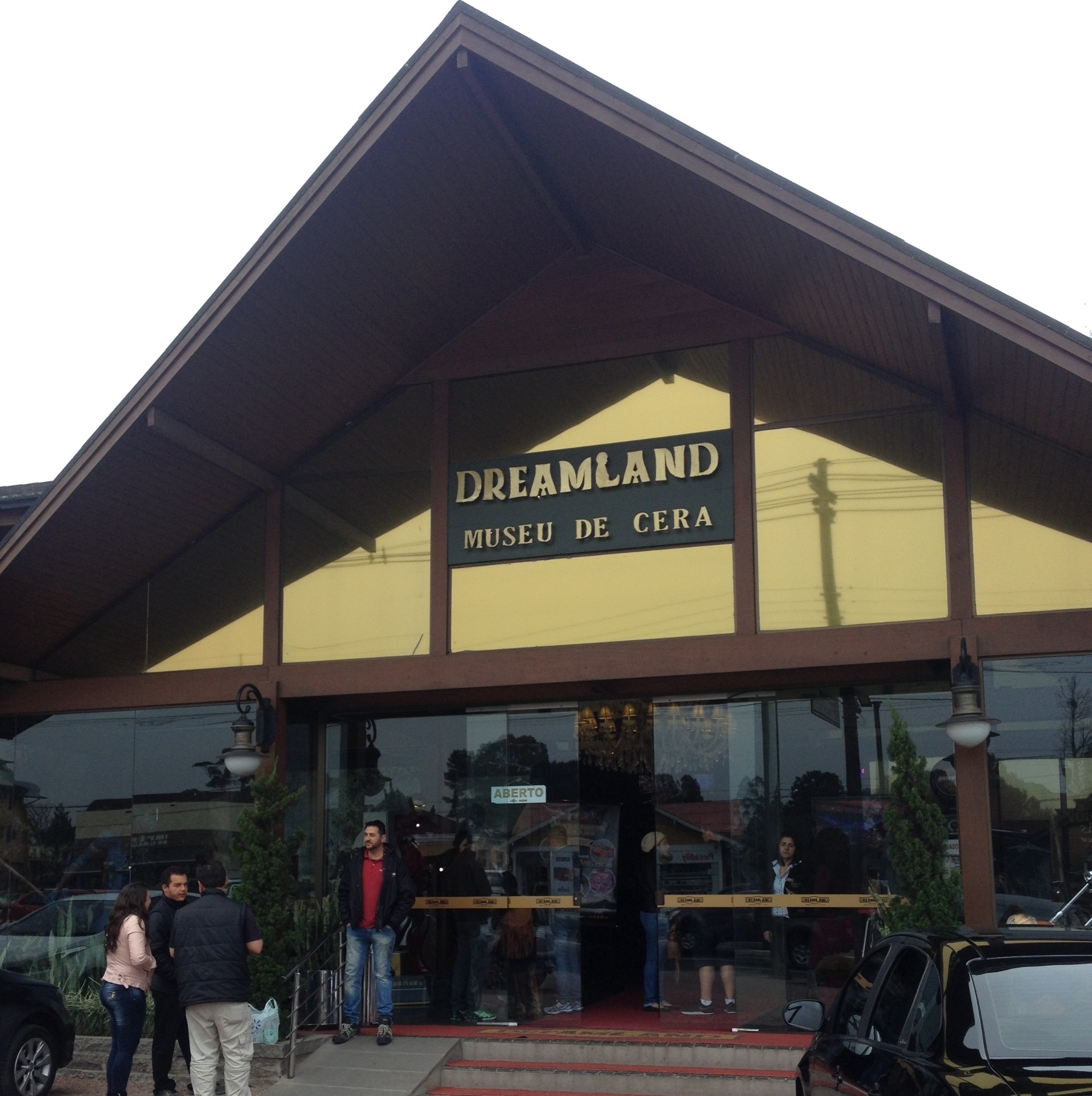 Fachada do museu de cera Dreamland, em Gramado (RS), que tem mais de cem estátuas expostas. Parte delas foram arrematadas em leilão no próprio Madame Tussauds, de Londres - Luna D'Alama/UOL