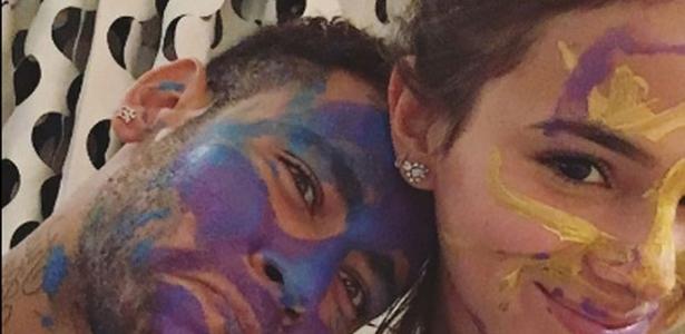 Foto: Um fã clube de Bruna Marquezine e Neymar postou uma foto com os  rostos dos artista e com a palabra 'Acabou', em cima da montagem. Bruna  Marquezine curtiu e os fãs