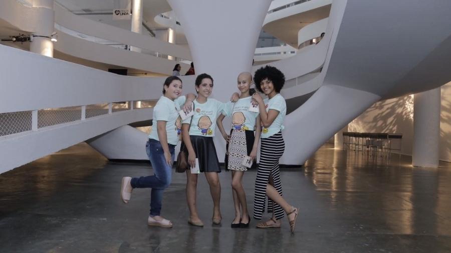 Maria Eduarda, Beatriz, Ingrid e Larissa realizam o sonho de conhecer a São Paulo Fashion Week - Claudio Paulino