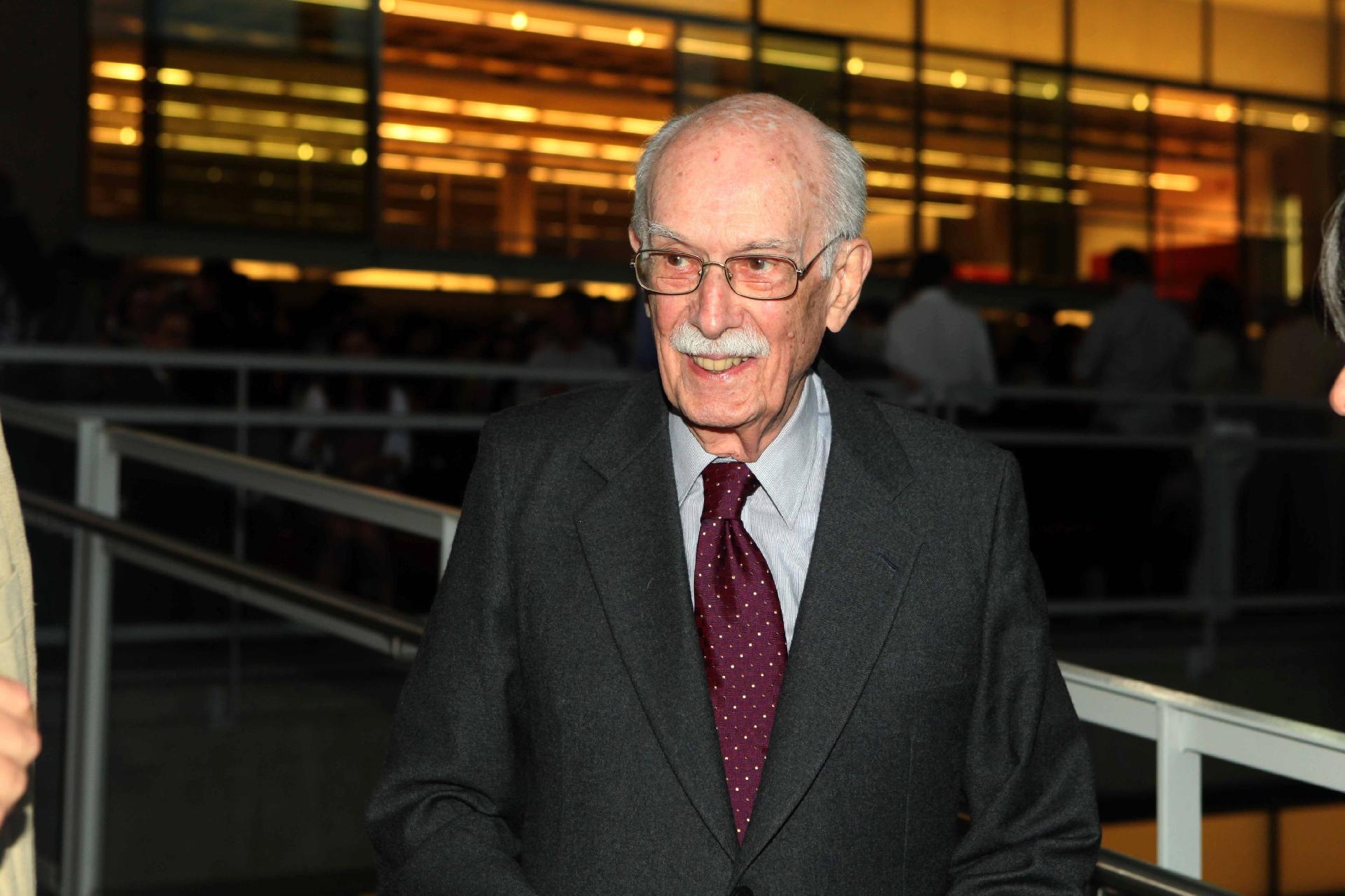 O crítico literário, professor e sociólogo Antonio Canddo, durante a abertura da Biblioteca Brasiliana Guita e José Mindlin, doada a USP (Universidade de São Paulo) em 2006, na cidade universitária, em São Paulo - Greg Salibian/Folhapress