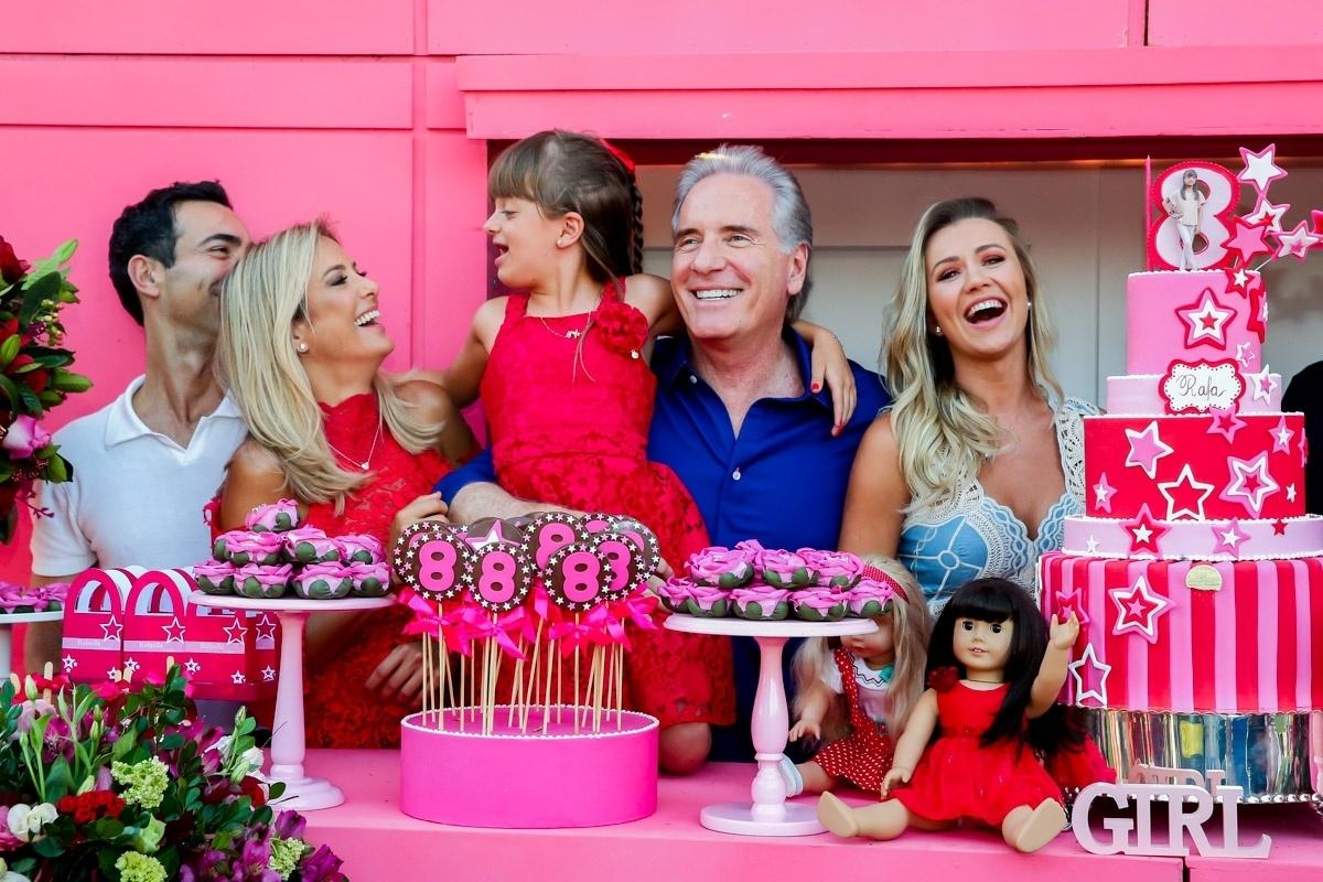 Ticiane Pinheiro e Roberto Justus comemoram o aniversário da filha, Rafa, ao lado dos seus novos parceiros: César Tralli e Ana Paula Siebert - Manuela Scarpa/Brazil News