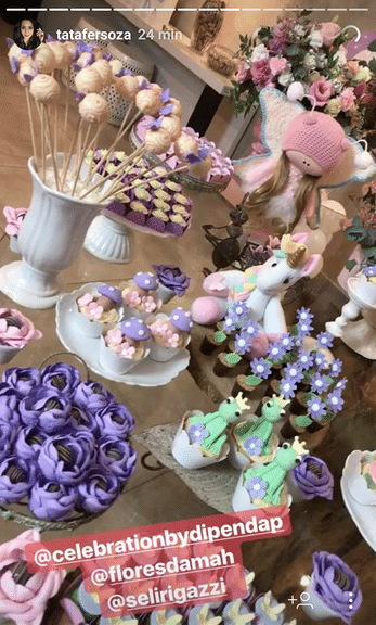 Com motivos lúdicos e vários unicórnios, Thais Fersoza e Michel Teló mostraram a decoração da festa de 1 ano da filha Melinda - Reprodução