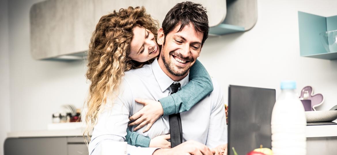 Frequência sexual em alta pode melhorar produtividade no trabalho - iStock