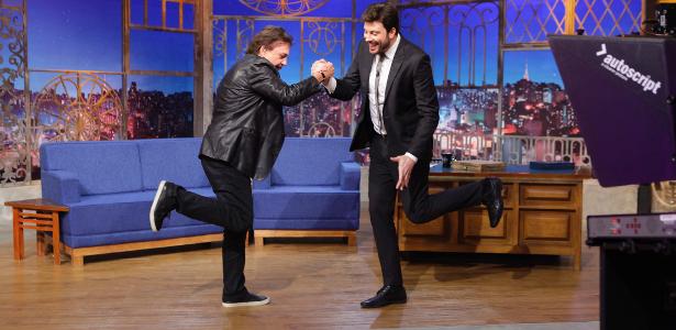Fábio Jr cumprimenta Danilo Gentili no The Noite - Gabriel Cardoso/SBT - Gabriel Cardoso/SBT