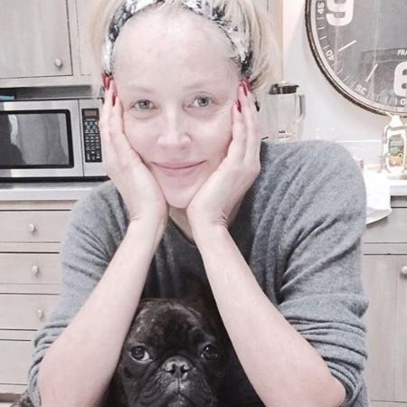 A atriz Sharon Stone fez um post no qual aparece sem maquiagem - Reprodução/Instagram