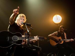 Roger Waters canta durante gravação do "Fantástico" - Facebook Roger Waters