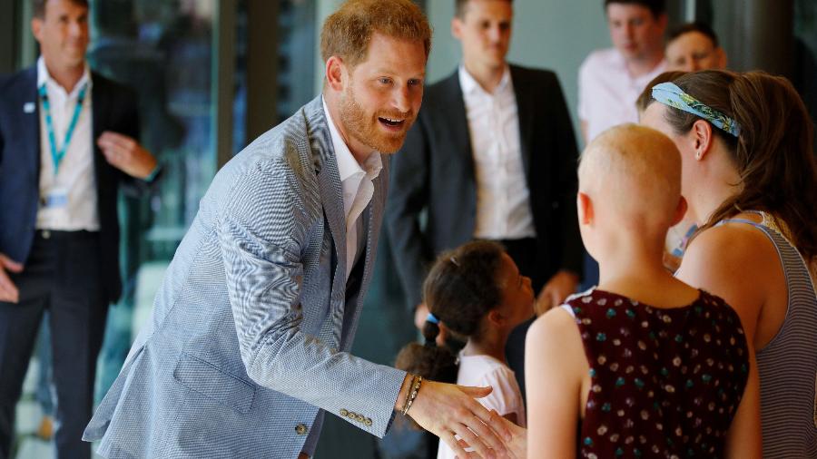 Harry visita Sheffield Children"s Hospital - Reuters