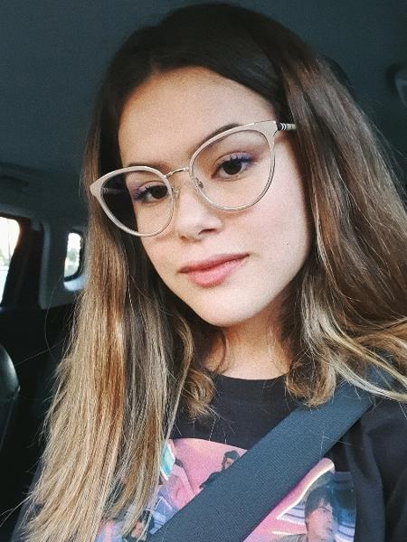 Maísa mostra seus óculos aos seguidores - Reprodução/Instagram