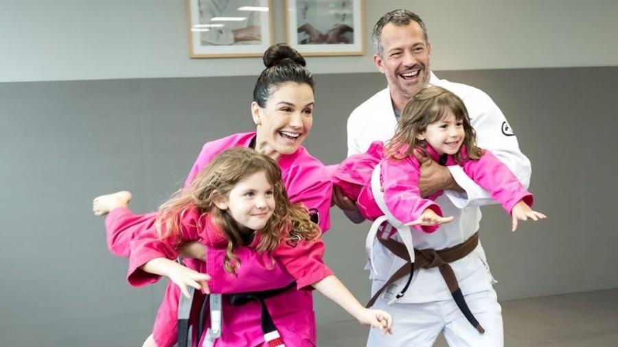 Malvino Salvador e família mantém aulas de jiu-jitsu durante quarentena - Reprodução/eumalvinosalvador