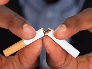 Tabaco altera a resposta imunológica mesmo anos depois de parar de fumar