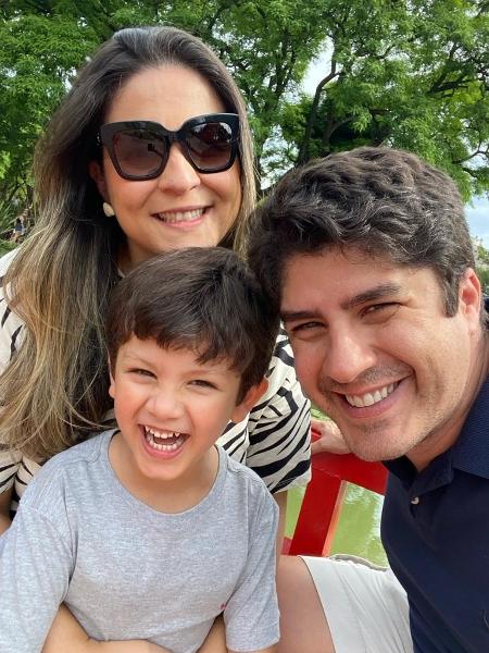 Daiana com o filho Miguel e o marido José Emanuel