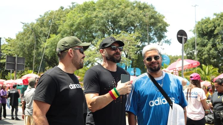  Diogo Villar, Marquinho Vital e Rony Meolly fundaram o bloco 'Eduardo e Mônica' para celebrar o rock na folia