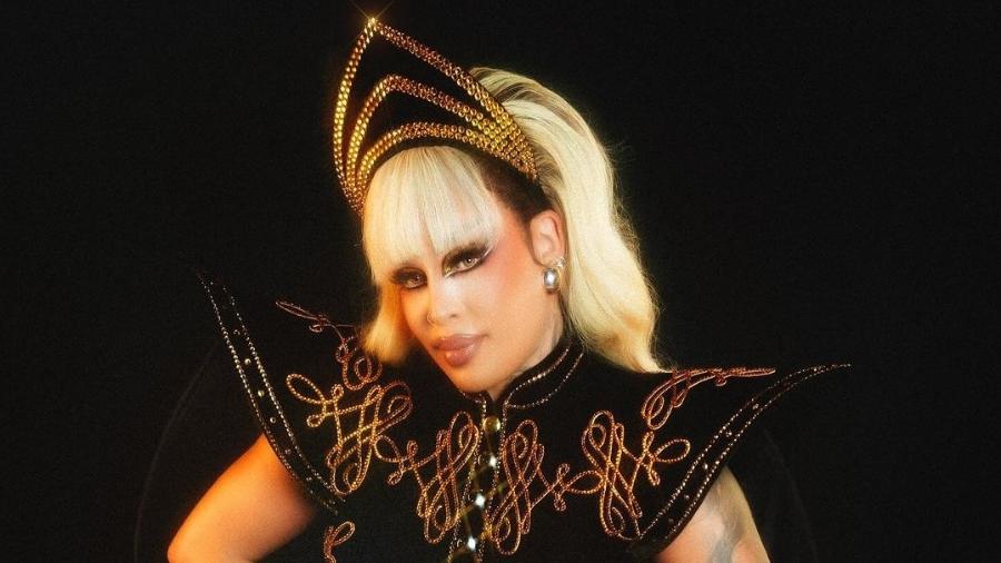 Gloria Groove usou fantasia inspirada em Xuxa