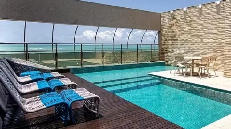 Terraço com piscina é destaque em apartamento de Gloria Pires