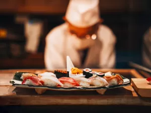 Boteco, chef 'particular' e rodízio: 3 formas de curtir a comida japonesa