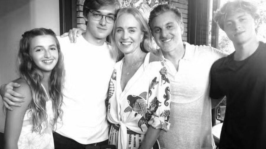 Angélica e Luciano Huck celebram aniversário de 20 anos do filho mais velho Angélica e Luciano Huck celebram aniversário de 20 anos do filho mais velho