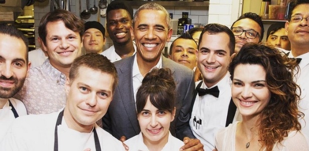 24.jul.2015- Mayana Neiva publica foto com o presidente dos Estados Unidos Obama no restaurante Carbone, em Nova York. O marido da atriz, o americano Rich Torrisi é chef do local