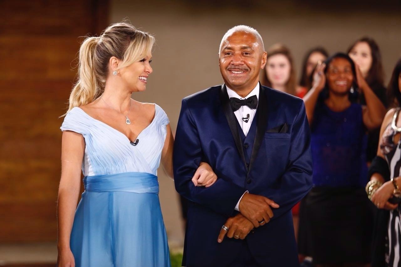 Eliana acompanha Tiririca ao anunciar casamento surpresa para o humorista - Divulgação/SBT