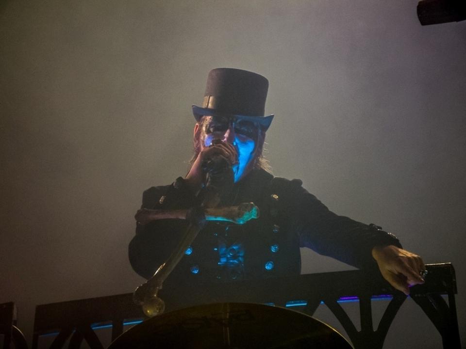 O dinamarquês, líder da banda que leva seu nome artístico, trouxe seu show completo para São Paulo e chocou os presentes no Espaço das Américas - Divulgação