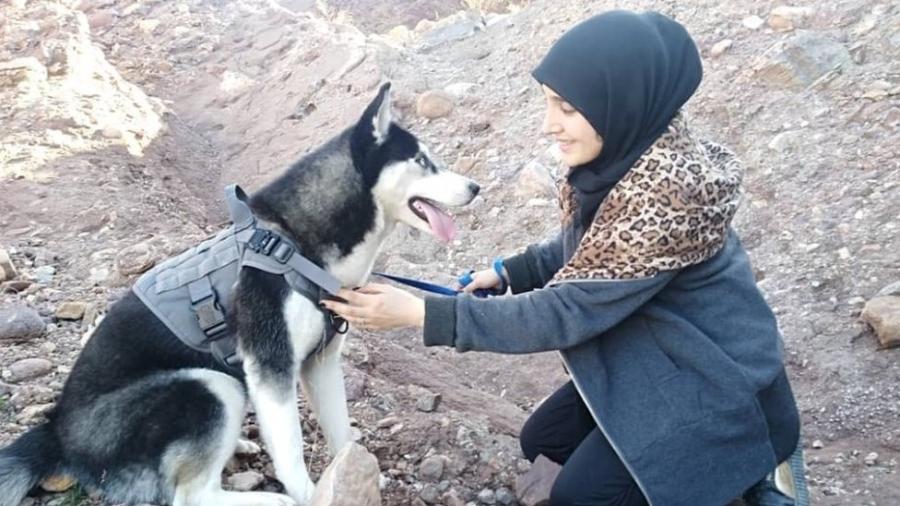 Sahba Barakzai amava sua cachorra, um husky siberiano de sete meses chamado Aseman - Sahba Barakzai
