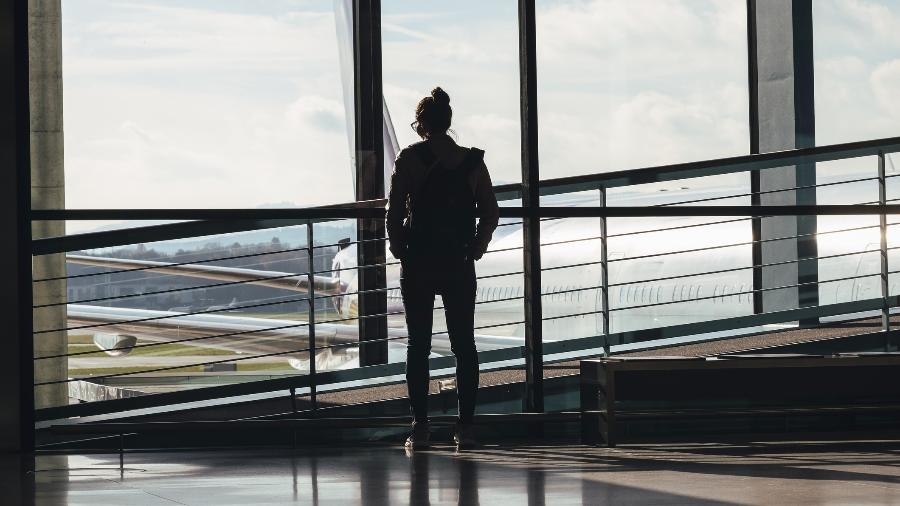 Com as restrições por conta da covid-19, aeroportos e rodoviárias devem registrar menor circulação de turistas - Beli Photos/Getty Images/iStockphoto