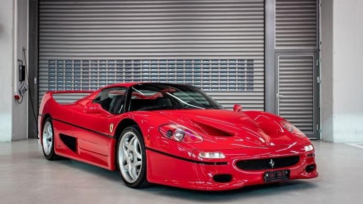 Ferrari F50; na imagem, modelo que pertence ao ex-piloto Sebastian Vettel