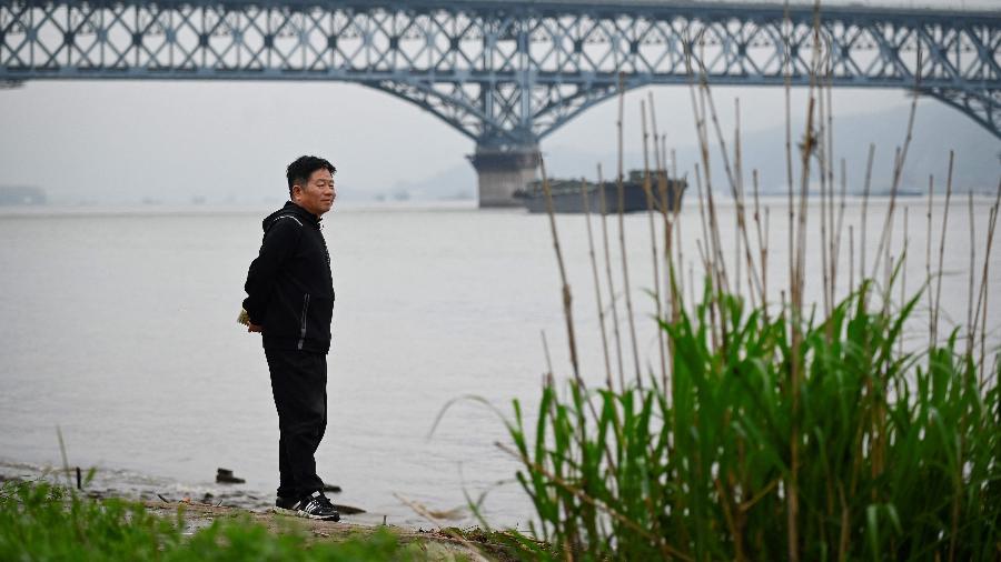 Chen Si, o guardião da "ponte dos suicidas" - WANG ZHAO / AFP