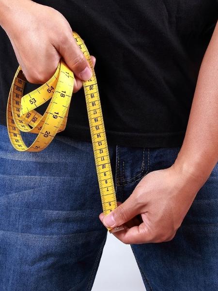 É possível usar recursos transitórios para aumentar o pênis durante o sexo É possível usar recursos transitórios para aumentar o pênis durante o sexo