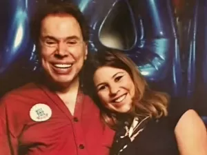 Filha de Silvio Santos mostra coleção de relógios com a voz do apresentador