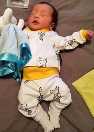 26.abr.2016 - Ana Clara Winter, filha de Paloma Duarte, mostra foto do irmão, Antonio - Reprodução/Instagram/cla20r - Reprodução/Instagram/cla20r