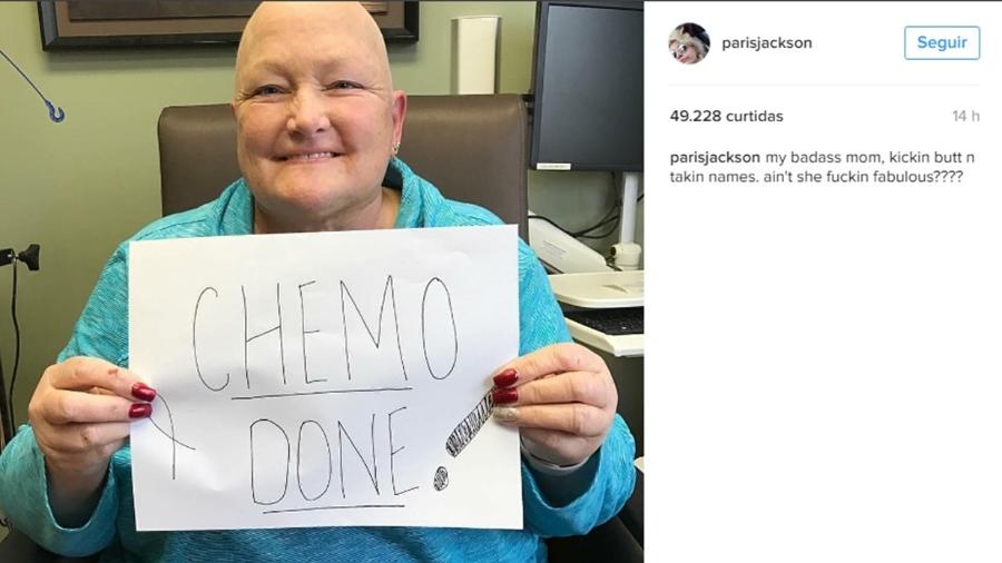 Debbie Rowe, ex de Michael Jackson, comemora fim da quimioterapia em foto postada pela filha, Paris Jackson - Reprodução/Instagram/parisjackson
