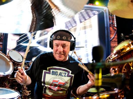 Neil Peart, baterista de quase todos os discos do Rush - exceto o primeiro - Divulgação