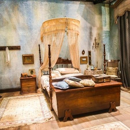 Detalhe do quarto de Maria Teresa e Geraldo na minissérie "Filhos da Pátria" - Divulgação/Globo - Divulgação/Globo