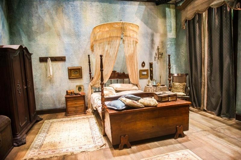 Detalhe do quarto de Maria Teresa e Geraldo na minissérie "Filhos da Pátria" - Divulgação/Globo
