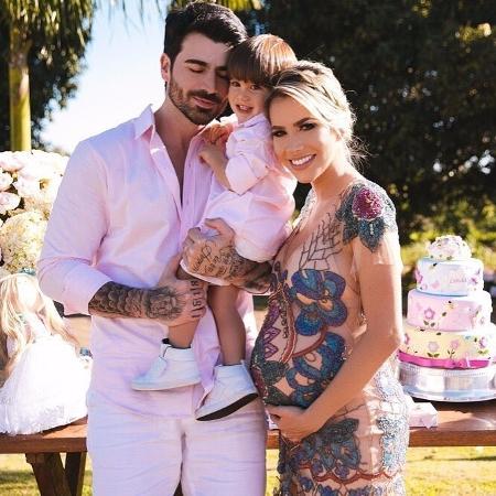 Adriana Sant"anna, o marido, Rodrigão, e o filho deles, Rodrigo - Reprodução/Instagram