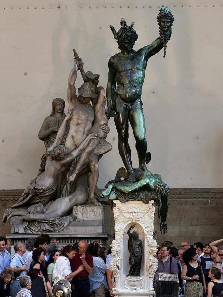 A galeria pública Loggia dei Lanzi, na Piazza della Signoria - Marco Bucco/AFP 