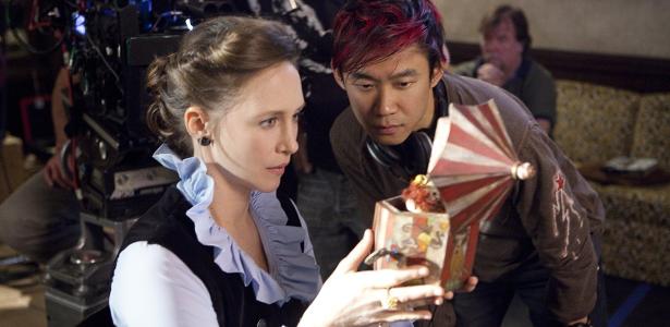 Vera Farmiga e James Wan em bastidores de "Invocação do Mal" - Divulgação - Divulgação