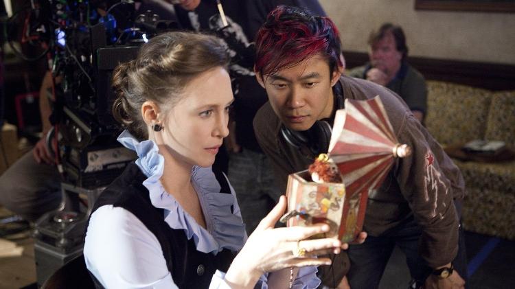 Vera Farmiga e James Wan em bastidores de "Invocação do Mal" - Divulgação - Divulgação