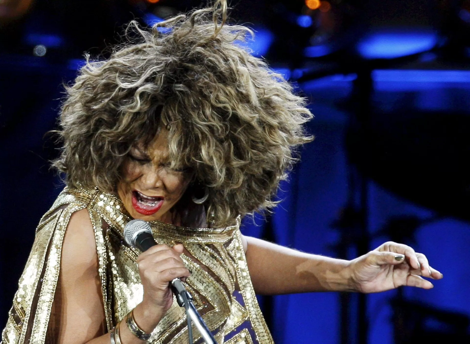 Tina Turner foi obrigada a ver sexo ao vivo após casar com Iker Turner