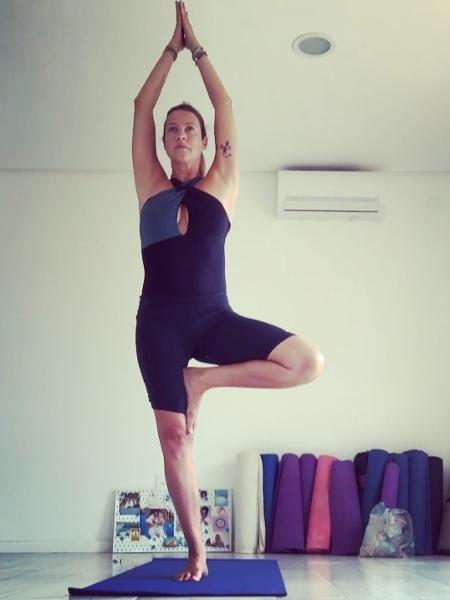 Luana Piovani praticando yoga - Reprodução/ Instagram