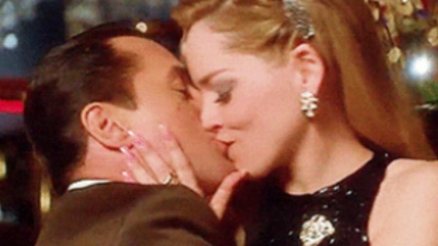 Sharon Stone beija Robert De Niro no filme Cassino, de 1995 - Reprodução/Instagram