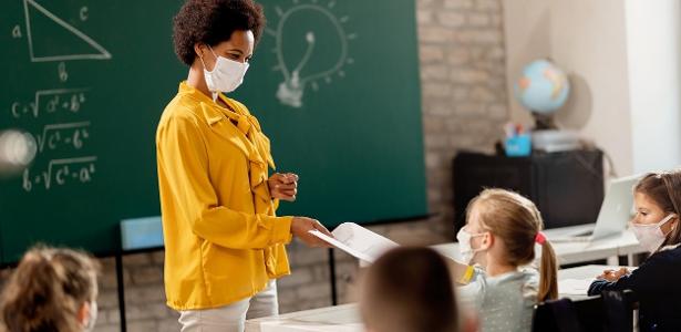 Secretários de Educação criticam defesa de suspensão de aulas presenciais - 02/03/2021 - UOL Educação