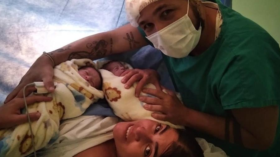 Xico Santos, marido de Raquel Pacheco, publica primeira foto das filhas - Reprodução/Instagram 