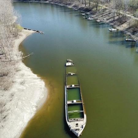 Uma das embarcações encontradas em Gualtieri, na Itália - Reprodução/Instagram Alessio Bonin