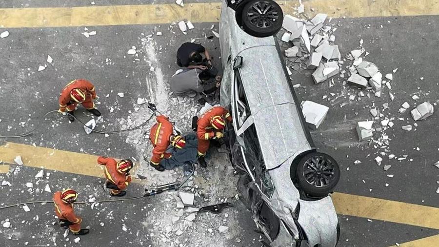 Veículo da NIO cai da fábrica em Xangai - Reprodução