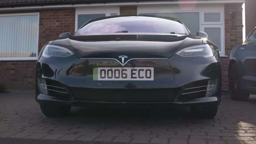 Dono de Tesla roda 690 mil km com bateria original; como está a autonomia? - UOL Carros