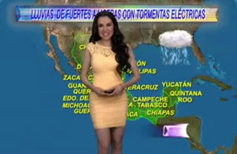 25.jun.2015 - Moça do tempo da Televisa