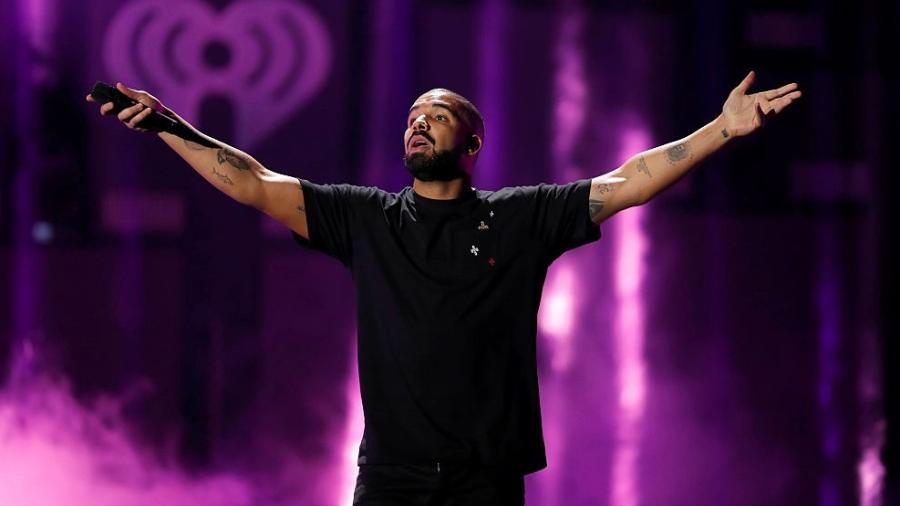 23.set.2016 - O rapper canadense Drake se apresenta no iHeartRadio Music Festival, em Las Vegas - Christopher Polk/Getty Images for iHeartMedia